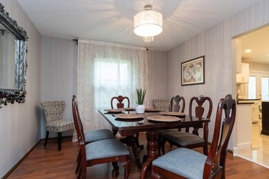 145 Split Oak Rd, Naperville, IL 60565 - photo 5