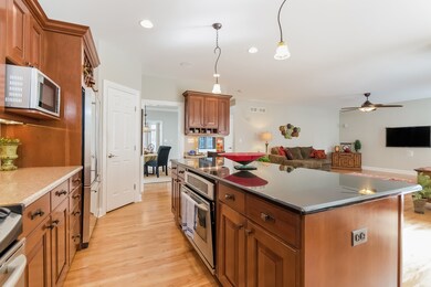 Alternate View: Walk-in Pantry, Double Ovens plus 