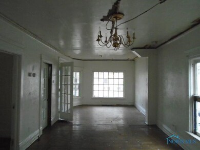 Living Room/Dining Room