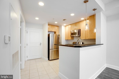 The Eclipse unit 427W, Arlington, VA 22202 - photo 3