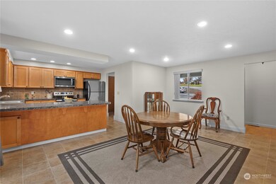 326 N James Ave, East Wenatchee, WA 98802 - photo 5