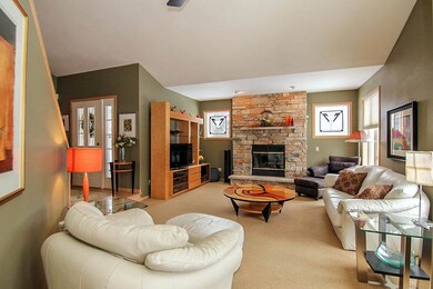 5708 Niagara Ct, Fitchburg, WI 53575 - photo 5