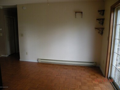 247 Acorn Cir, Lehman Township, PA 18302 - photo 5