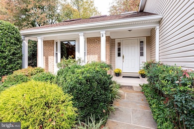 8506 Rehoboth Ct, Vienna, VA 22182 - photo 4