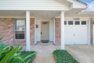 10426 Kirkshire Dr, Houston, TX 77089 - photo 3
