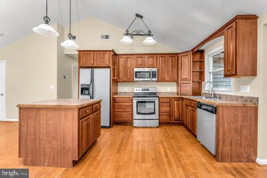 438 Lake Dr, Colonial Beach, VA 22443 - photo 3