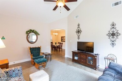 06_306bottlebrushln_2006_LowRes