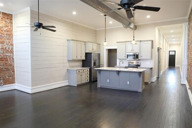 312 E California St, Gainesville, TX 76240 - photo 3