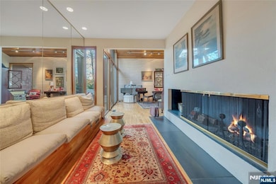 262 W Saddle River Rd, Upper Saddle River, NJ 07458 - photo 6