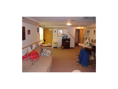 Huge 38' x 16' rec rm w/ adjacent 1/2 bath
