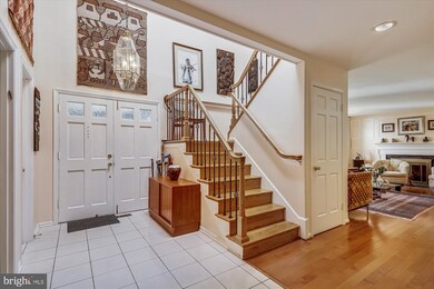 12416 Willow Green Ct, Potomac, MD 20854 - photo 3