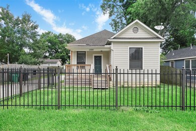 1320 Idylwild St, Houston, TX 77009 - photo 3