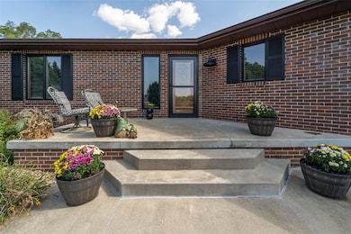 1650 W 28th St N, Newton, IA 50208 - photo 3