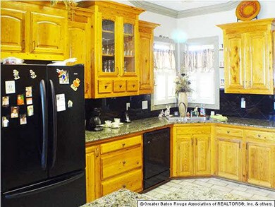 Lots of Cabinet Space!!!