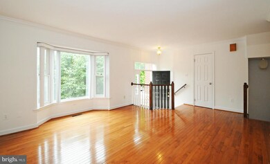 2083 Gillen Ln, Falls Church, VA 22043 - photo 4