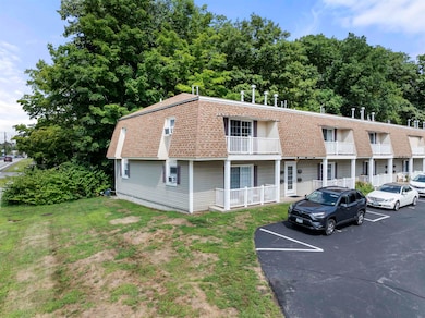 4 Deer St unit 2, Tilton, NH 03276 - photo 3