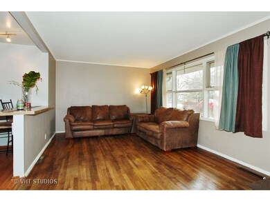 103 Old Farm Ln unit 2, Carpentersville, IL 60110 - photo 2