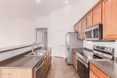 2092 E Jade Dr_7