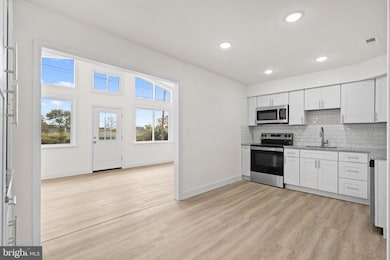 58 Queen Lily Rd, Levittown, PA 19057 - photo 6