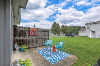 5854 NW Plantation Ln, Lees Summit, MO 64064 - photo 2