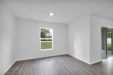162 Yager Cir, Fort Myers, FL 33913 - photo 5