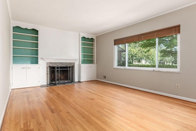 244 Canyon Dr, Columbus, OH 43214 - photo 2