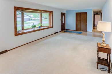 213 Willow Dr, Collinsville, IL 62234 - photo 4