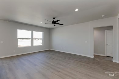 896 Strike Eagle St, Mountain Home, ID 83647 - photo 7