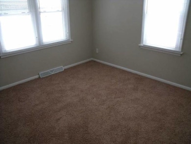 2115 E Locust St, Davenport, IA 52803 - photo 5