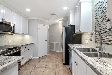 19 S White Pebble Ct, Spring, TX 77380 - photo 5