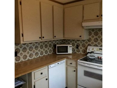 Kitchen. GOOD COUNTER SPACE,AND AMPLE CABINETS.