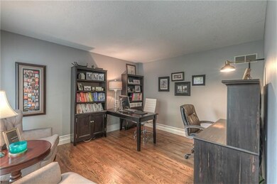 7713 Acuff Ln, Shawnee, KS 66216 - photo 5