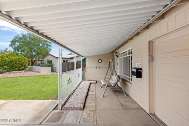 Front Patio (4)