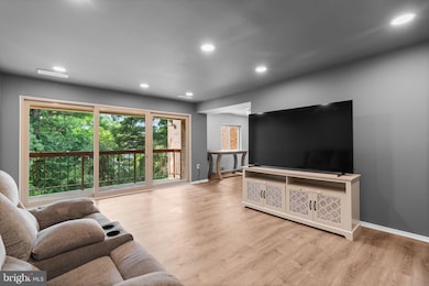 18802 Walkers Choice Rd unit 4, Montgomery Village, MD 20886 - photo 6