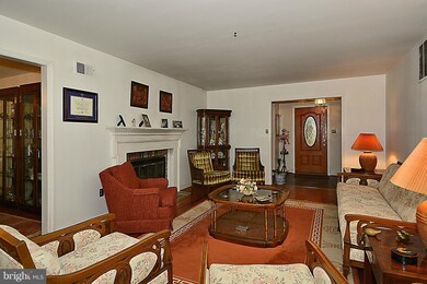 9102 Seven Locks Rd, Bethesda, MD 20817 - photo 4