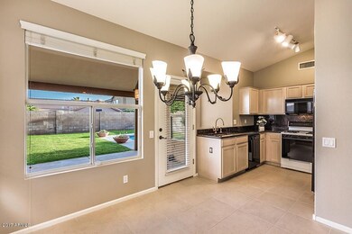 3217 E tonto-8