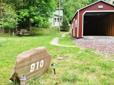 910 Laurel St, Jim Thorpe, PA 18229 - photo 2