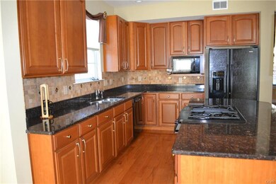 unlisted-address, Easton, PA 18040 - photo 3