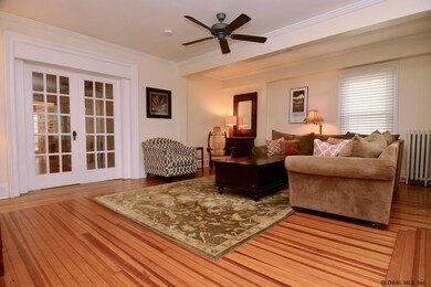 25 Franklin St, Saratoga Springs, NY 12866 - photo 6