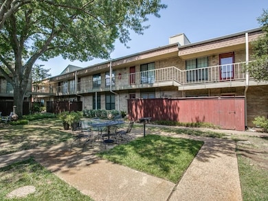 5916 Birchbrook Dr unit 129, Dallas, TX 75206 - photo 2