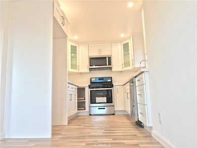 14253 Gilmore St unit A, Van Nuys, CA 91401 - photo 5