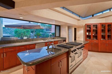 KITCHEN WALL OF GLASS