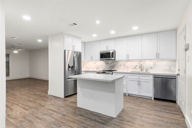 10240 Longmont Dr unit 48/1, Houston, TX 77042 - photo 5