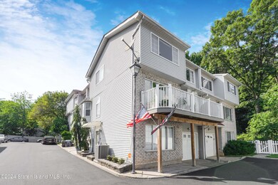 21 Regina Ln, Staten Island, NY 10312 - photo 2