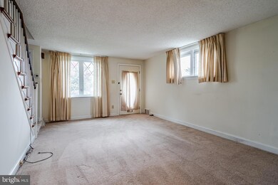 279 Westpark Ln, Clifton Heights, PA 19018 - photo 4