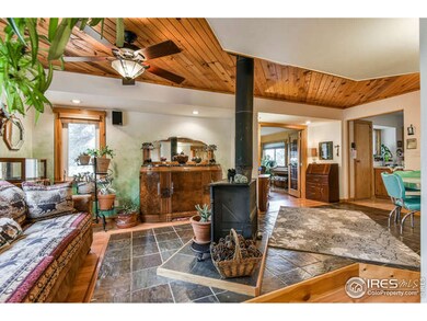 Sitting Area/Dinning Room