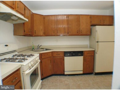 77 Teal Ct, East Windsor, NJ 08520 - photo 5