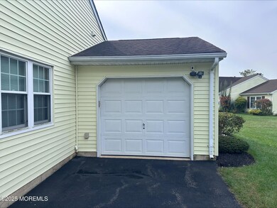 17 Ivy Ridge Close unit 622, Freehold, NJ 07728 - photo 6