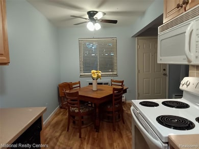 Babcock Cooperative unit 406, Royal Oak, MI 48073 - photo 6