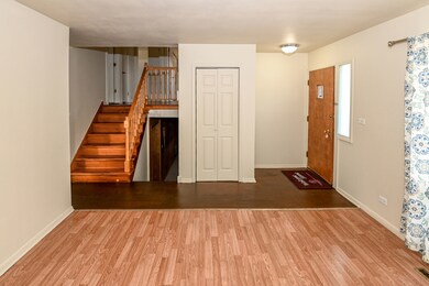 2133 Westview Dr, Des Plaines, IL 60018 - photo 7